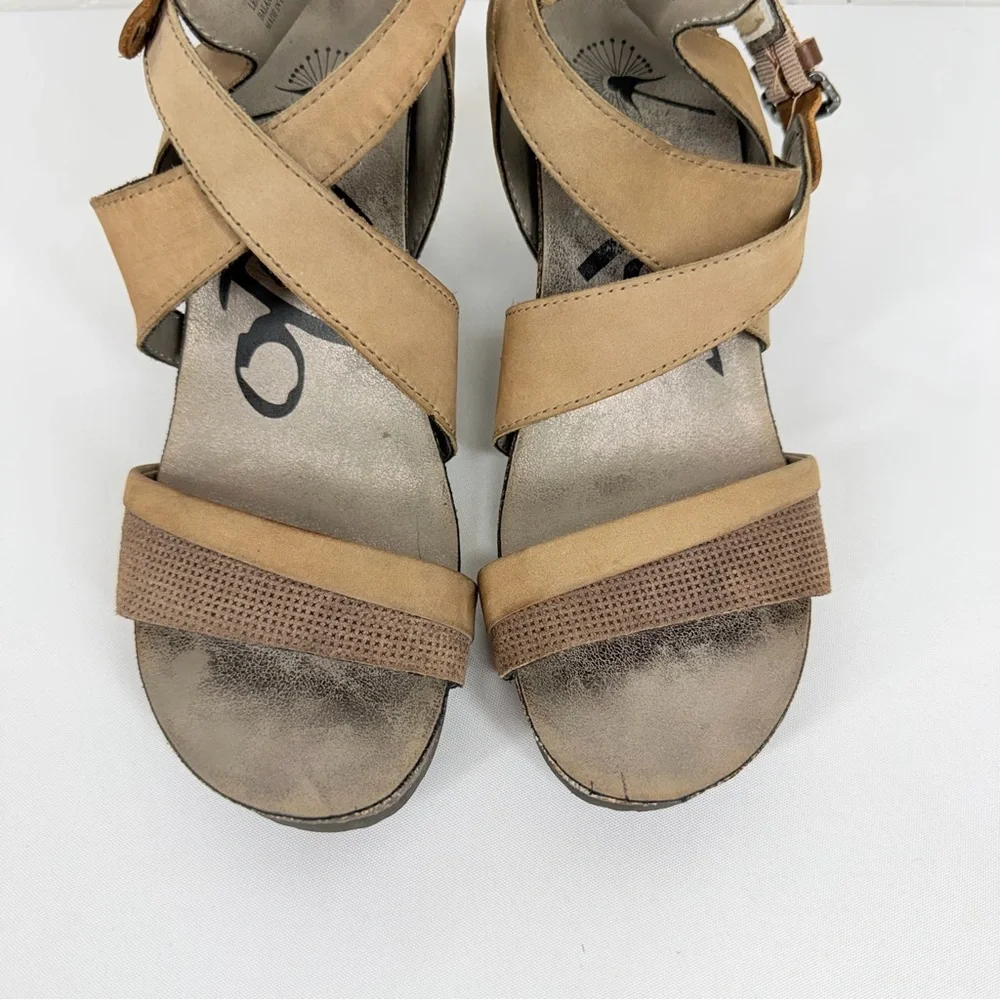 OTBT Women’s size 7.5 Taupe Freedom Wedge Strappy Sandal